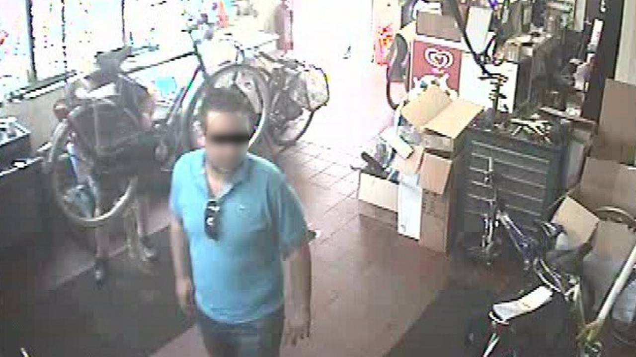 De fietsendief (Bron: Schepens/Facebook)