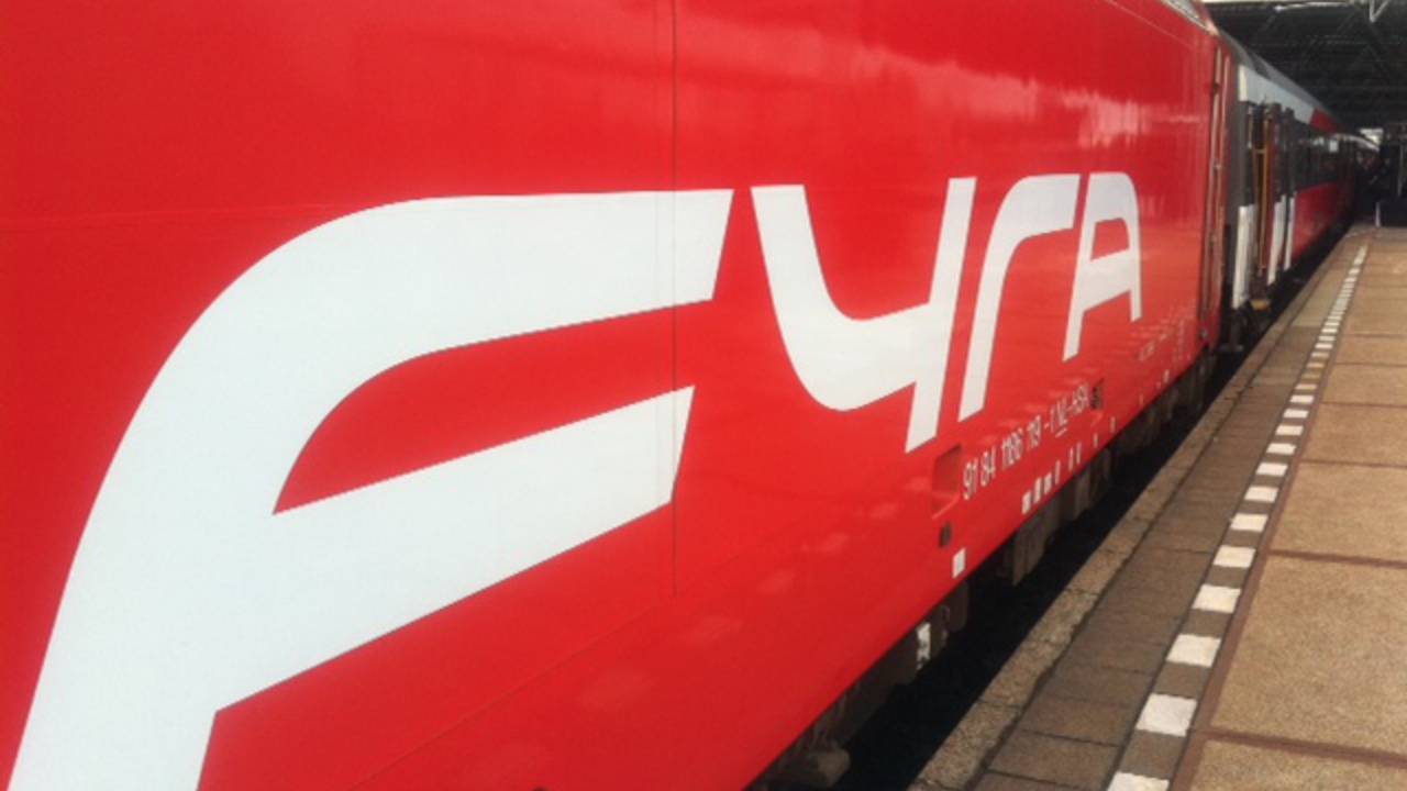 Maandag moet onder meer de NS zich verantwoorden.