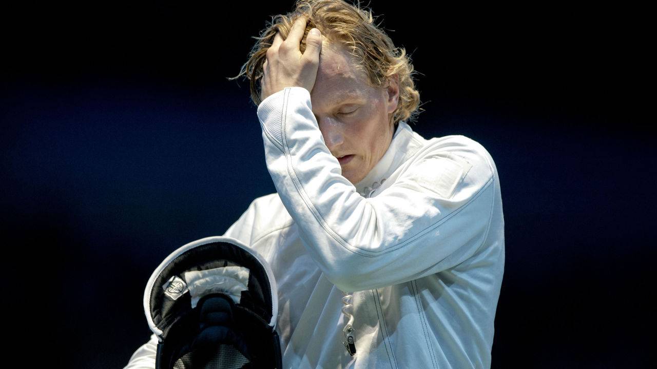 Bas Verwijlen verliest en eindigt buiten top op EK degenschermen