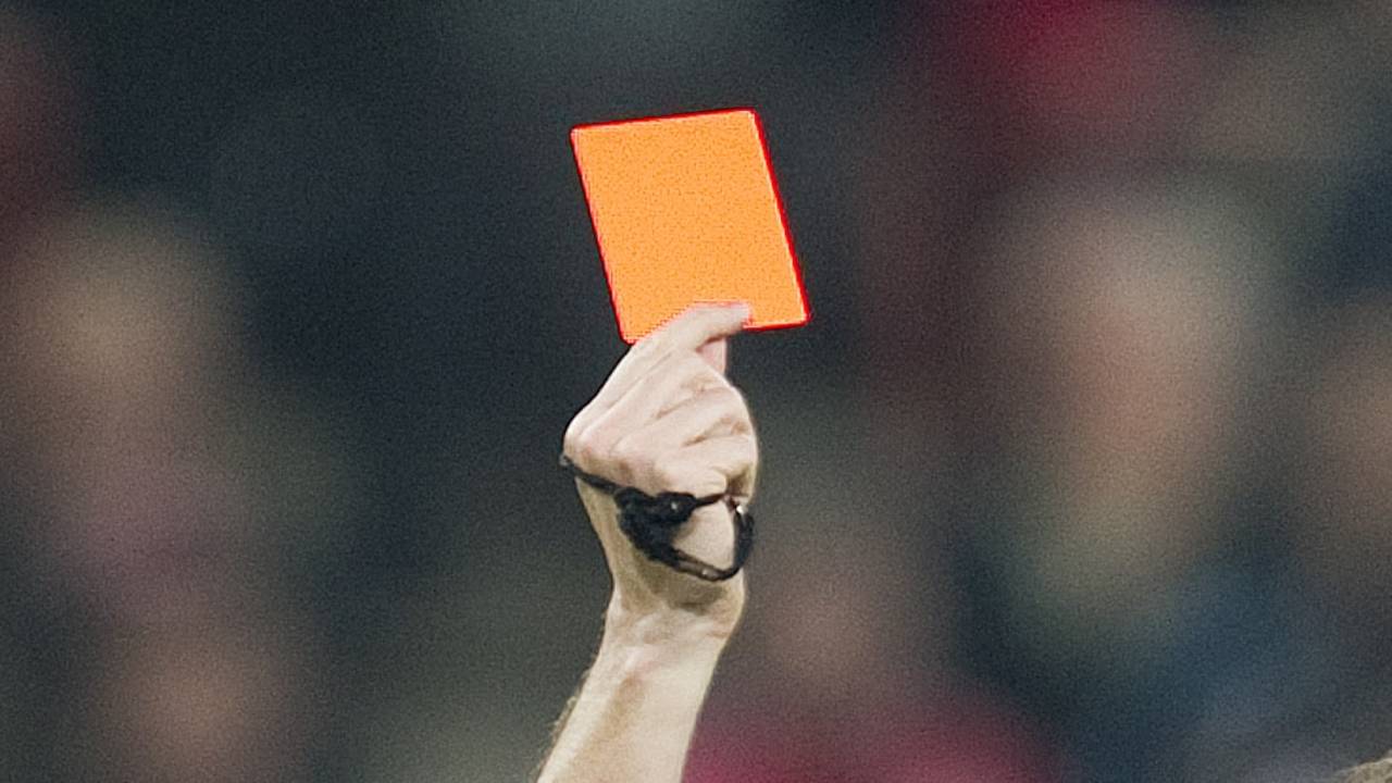 Het begon met de rode kaart (foto: ANP)