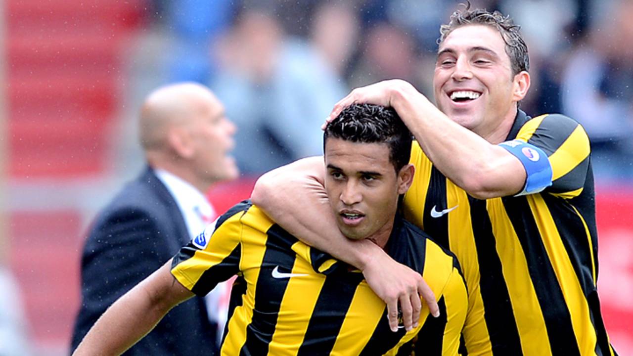Reis scoort, Streppel baalt (foto: Pics United)