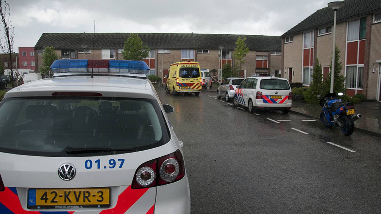 Technisch onderzoek bij de woning (foto: Marco Verhage, SQ Vision)