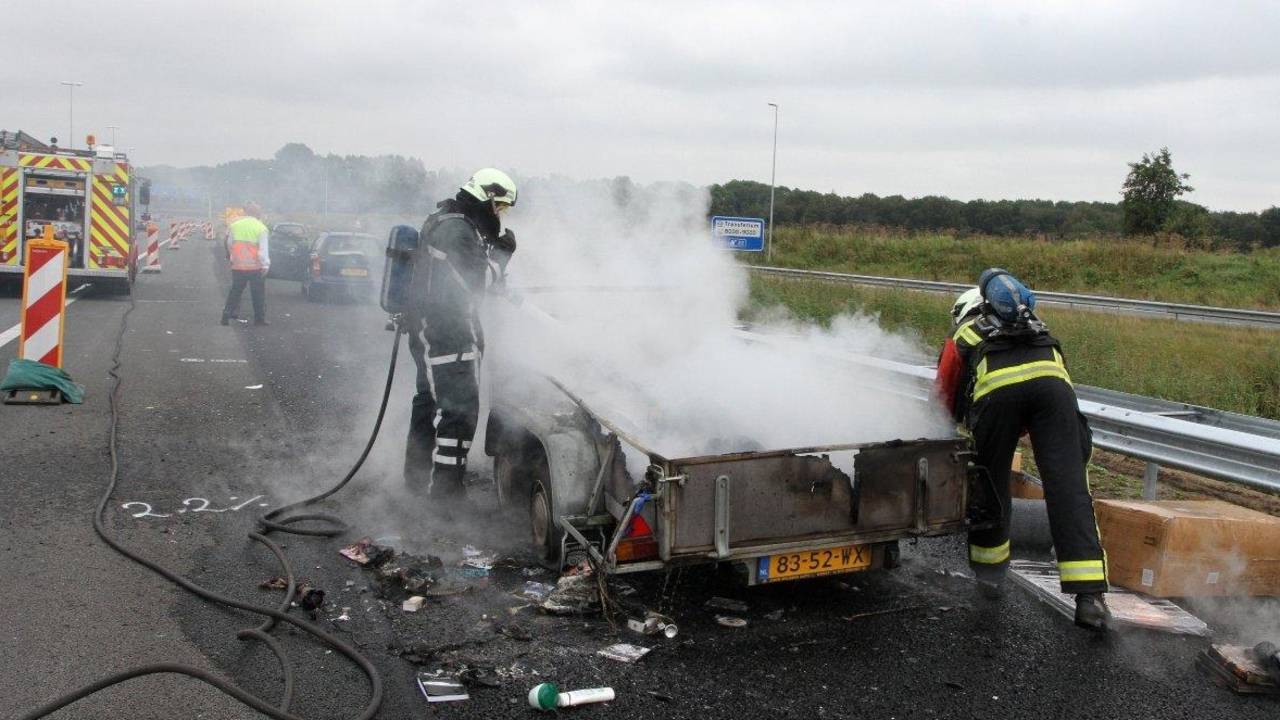 De spullen roken nog in de aanhanger. (Foto: Bart Meesters/Meesters Multimedia)