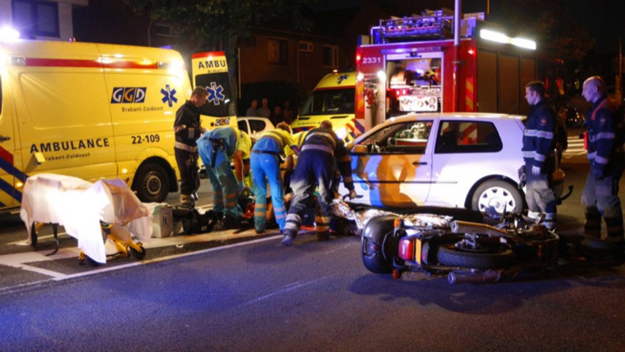Motorrijder gewond (foto: Sem van Rijssel / SQ Vision Mediaprodukties)