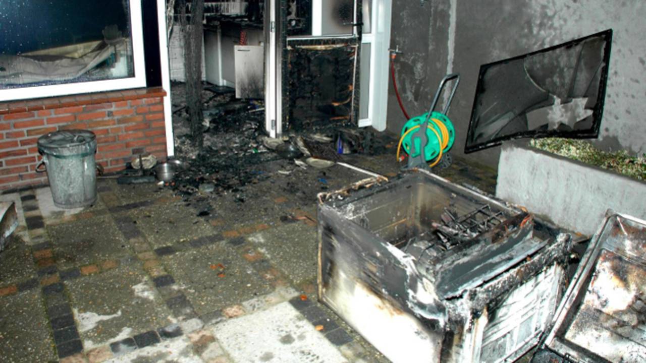 Uitslaande woningbrand (foto: Toby de Kort / Meesters Multi Media)