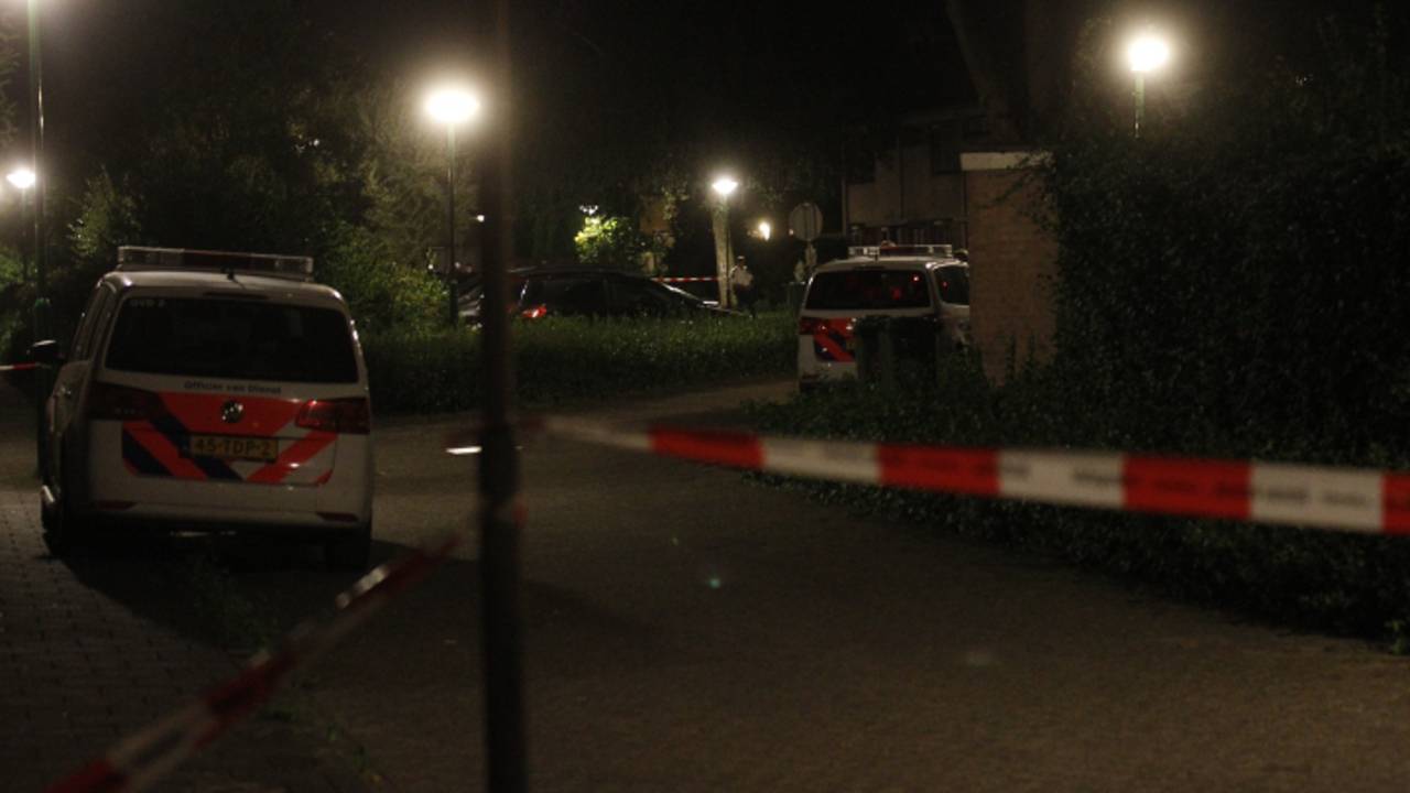 De politie doet onderzoek naar de schietpartij in Nuenen