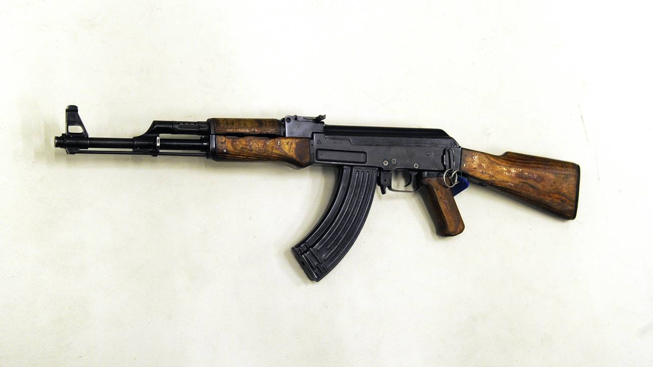 Een echte mitrailleur (ook verboden) (Foto: ANP)