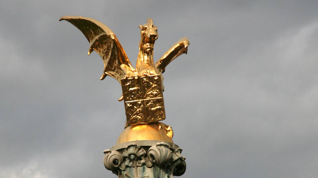 Zwaar verkeer mag niet meer over rotonde voor station in Den Bosch