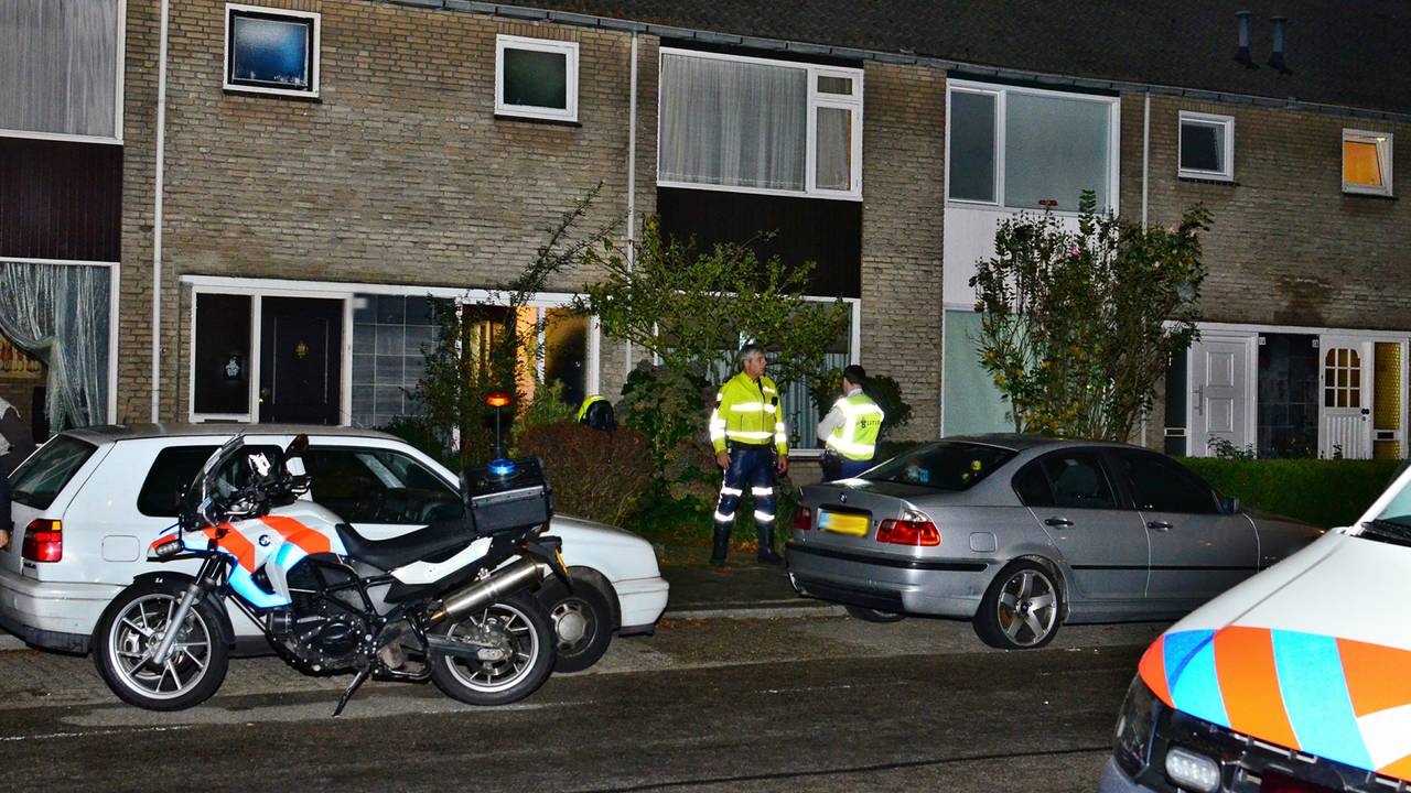 Arrestaties na wapenvondst Tilburg. (Foto: Jack Brekelmans/JV Media)