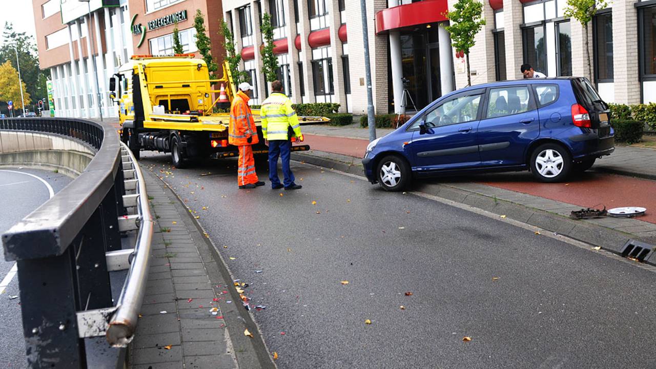 Eenzijdig ongeval in Eindhoven (foto: Arno van der Linden / SQ Vision Mediaprodukties)