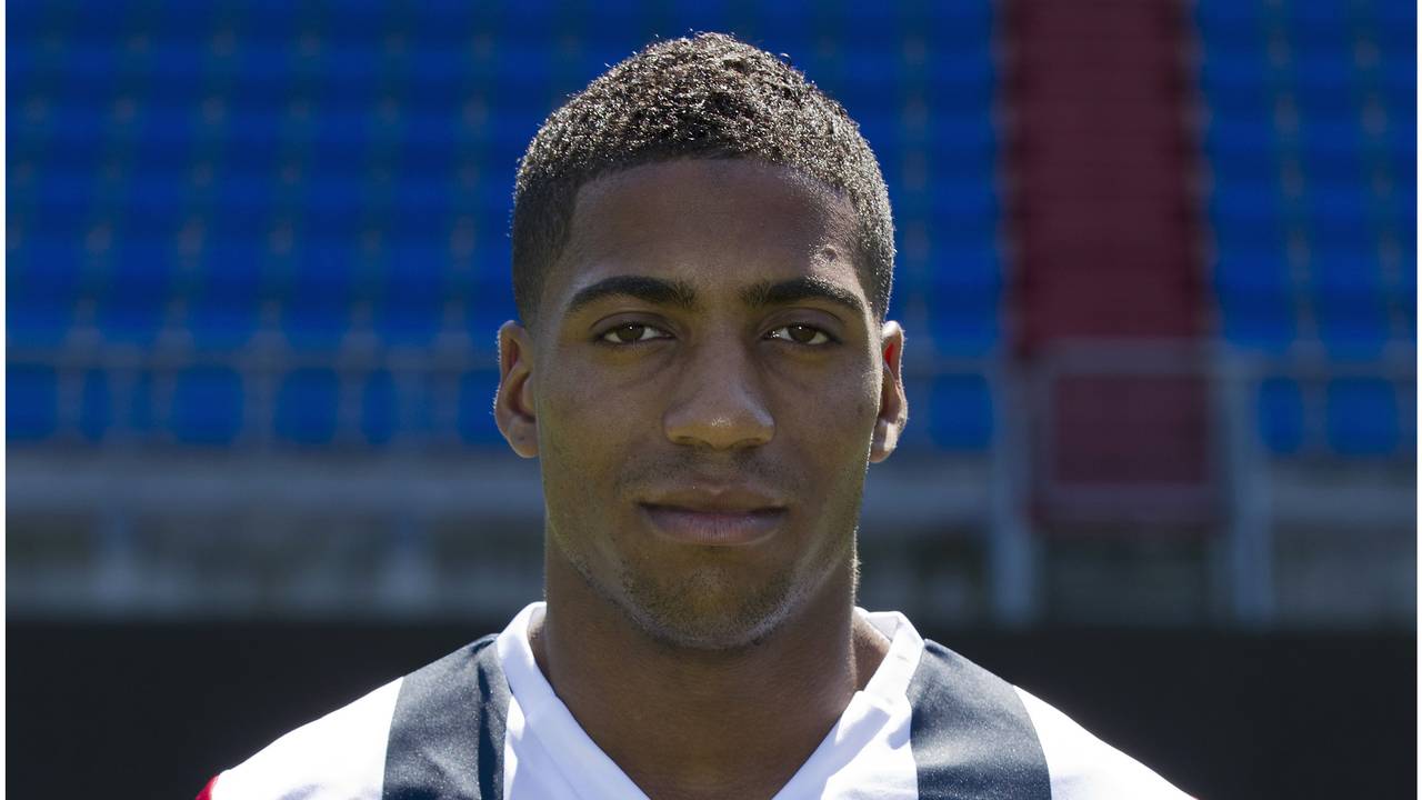 Genaro Snijders liep de blessure op tegen Feyenoord (foto: ANP).