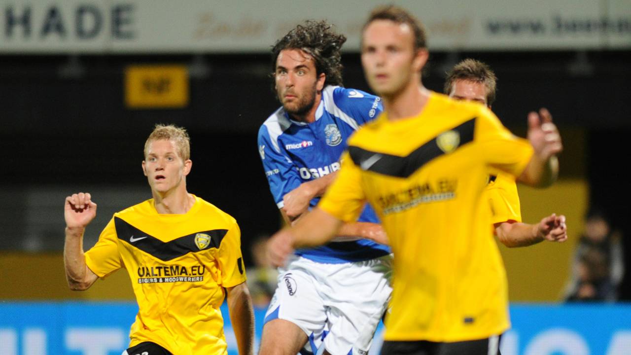 Seuntjens in shirt FC Den Bosch (foto: Henk van Esch)