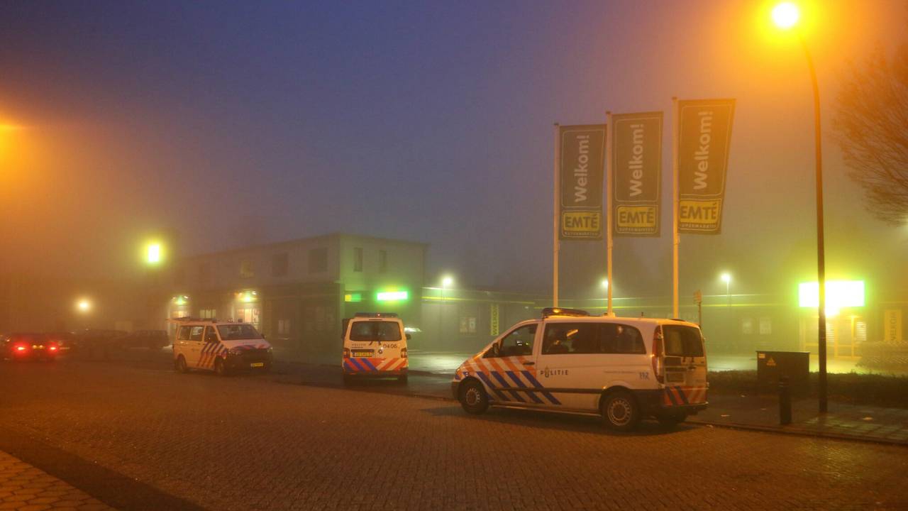 Gewapende overval op supermarkt. (foto: Erik Haverhals/FPMB)