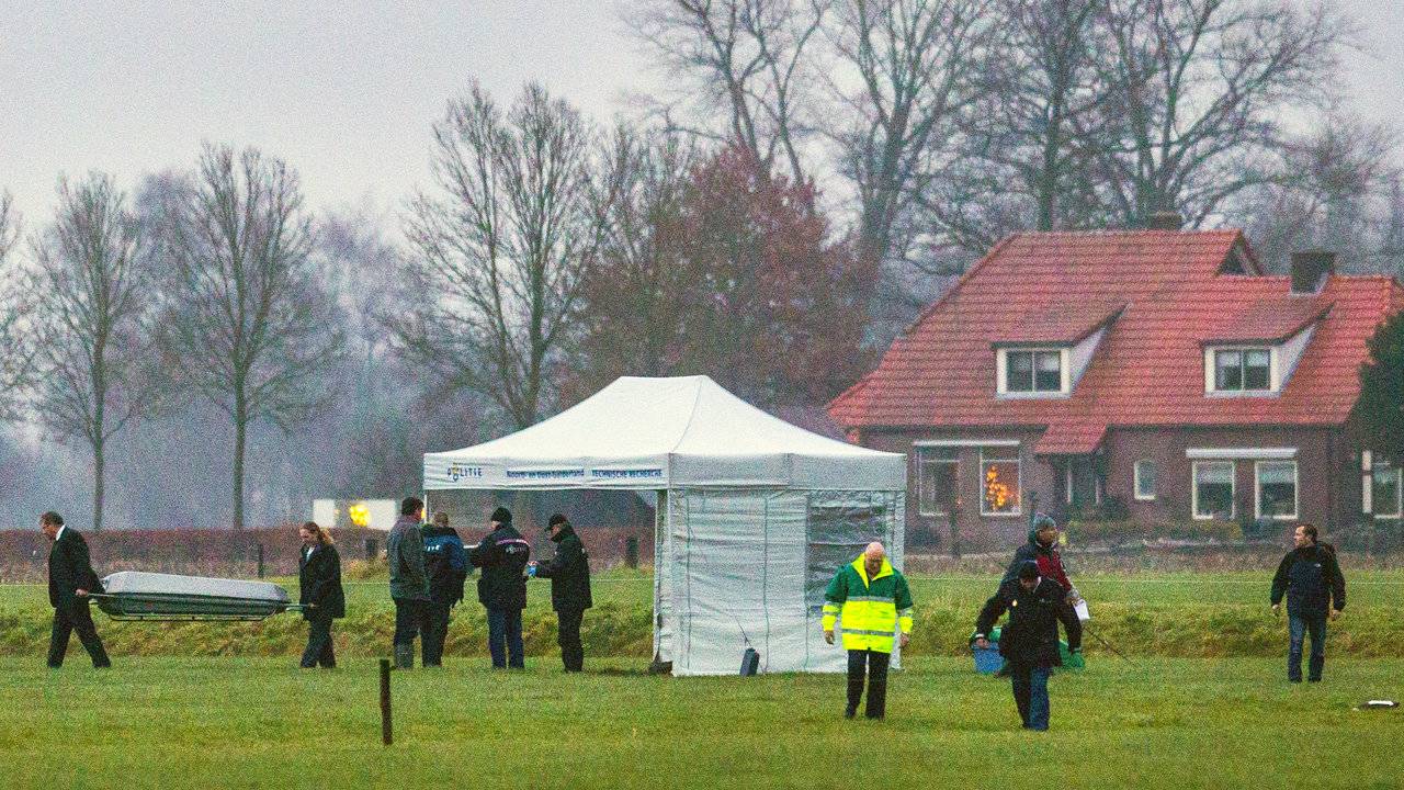 Het lichaam werd in een weiland gevonden.