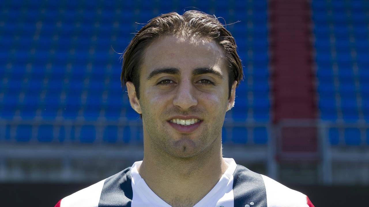 Willem IIspeler Gaby Jallo toont wél respect voor grensrechter