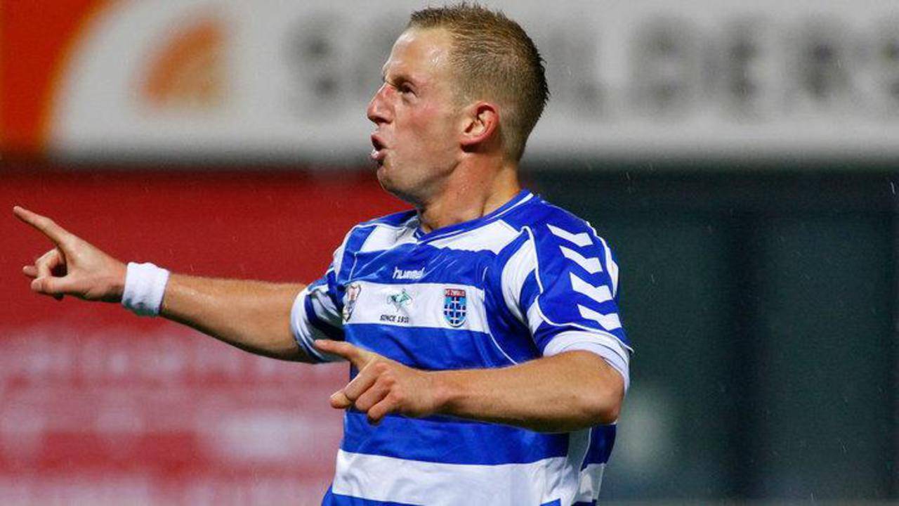 Sjoerd Ars na een doelpunt voor FC Zwolle.