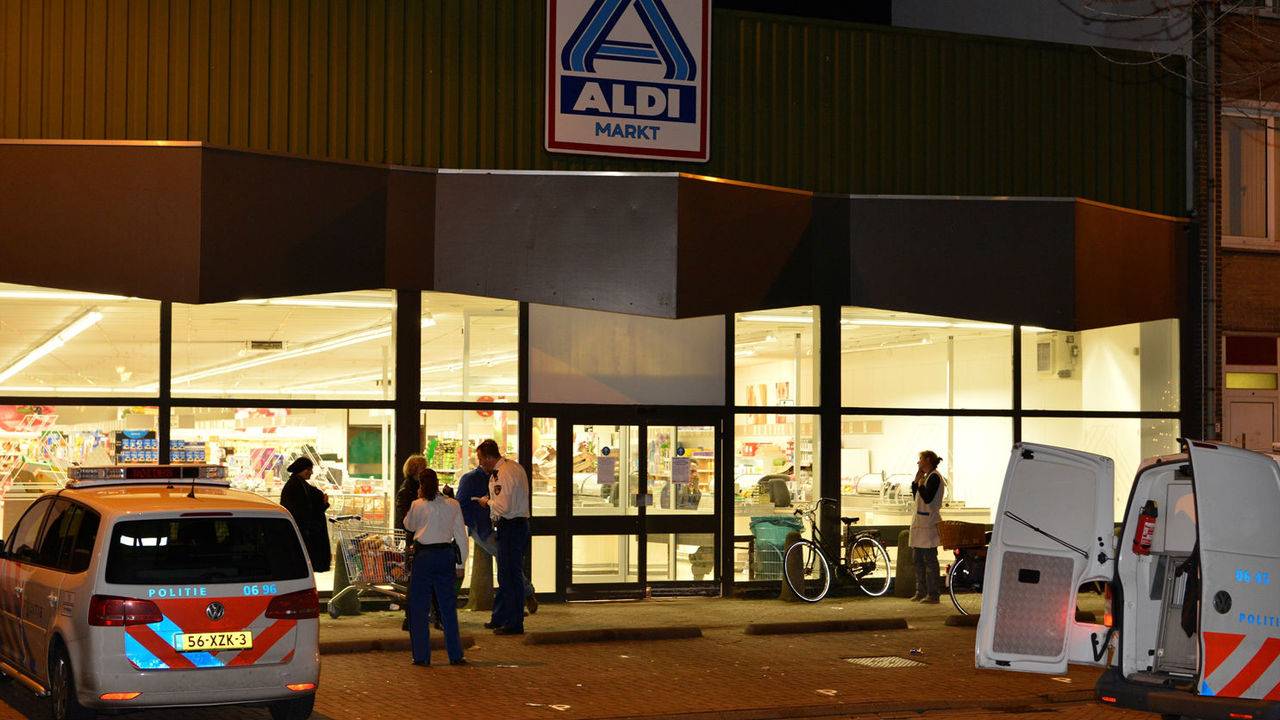 Getuigen worden verhoord (foto: Jules Vorselaars/JV Media)