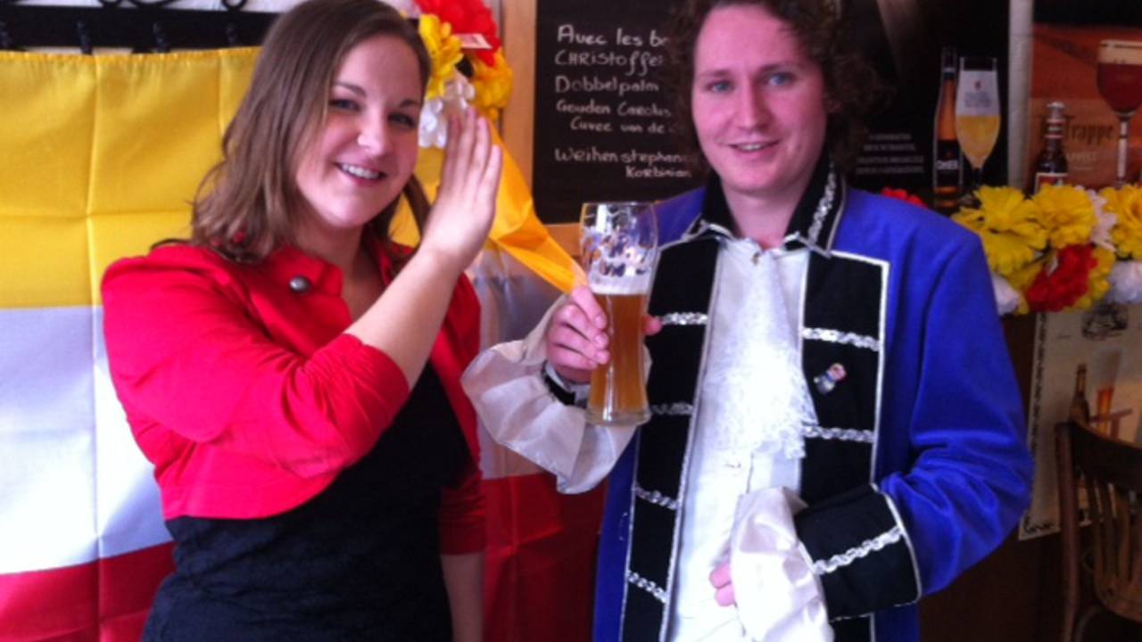 Rosanne van Esch (links op de foto)