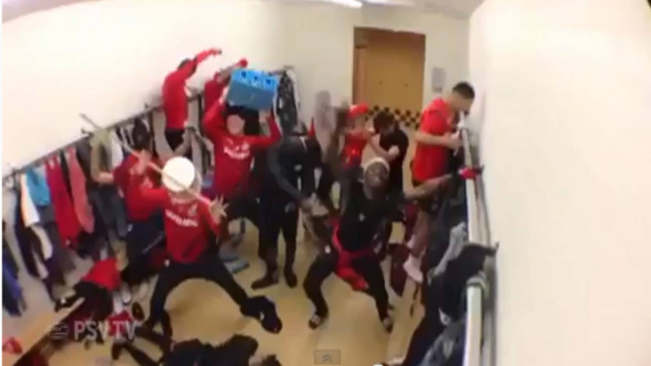 Doe de Harlem Shake! (Beeld: YouTube)