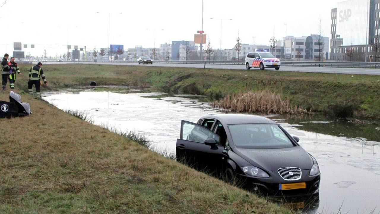 Auto in water A2 (foto: Bart Meesters/Meesters Multi Media)
