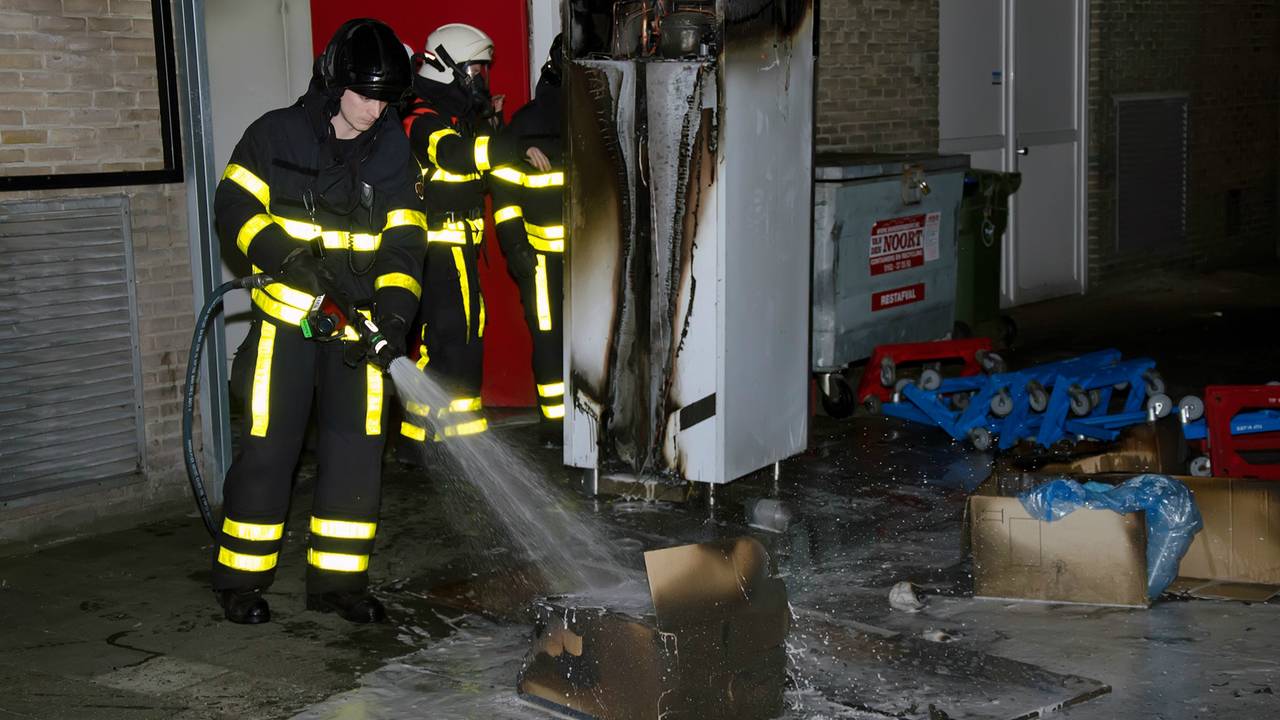 De winkel heeft veel schade door de rook. (Foto: Jack Brekelmans/JV Media)
