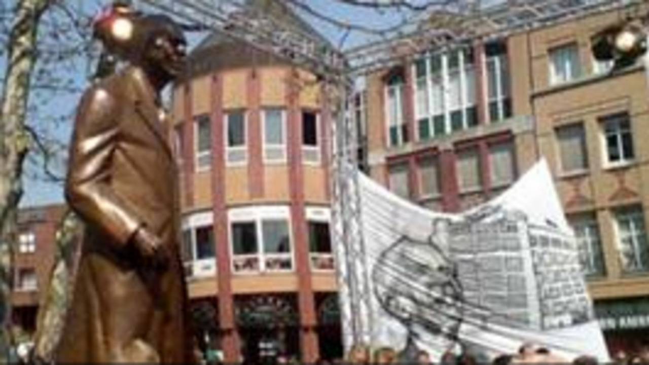 Er zijn veel reacties op het verhuisplan voor het beeld.