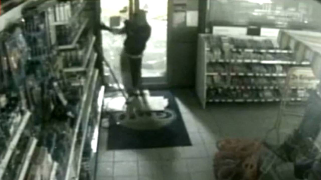 Beelden van drie overvallen Bladel (beeld: Bureau Brabant)