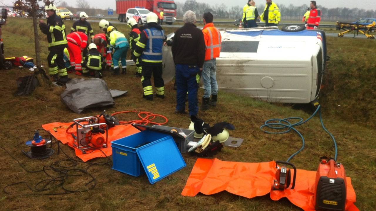 De bestuurder raakte bekneld (foto: SQ Vision).