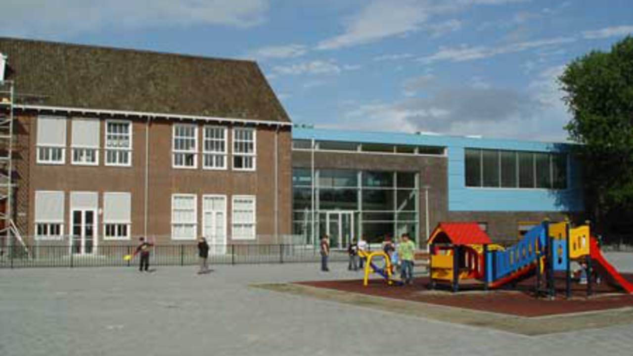 Op basisschool de Vlindertuin is emotioneel gereageerd op het overlijden van Swen (7)