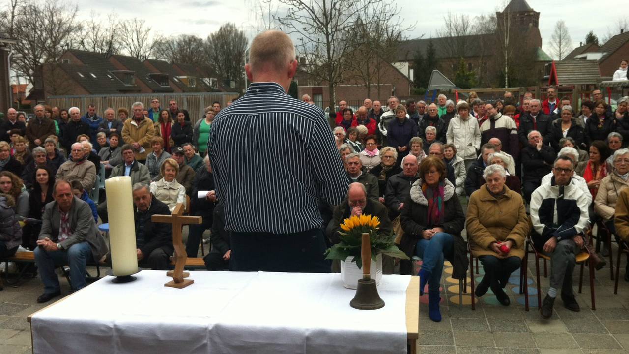 Diaken Van de Laar kreeg massaal steun van parochianen