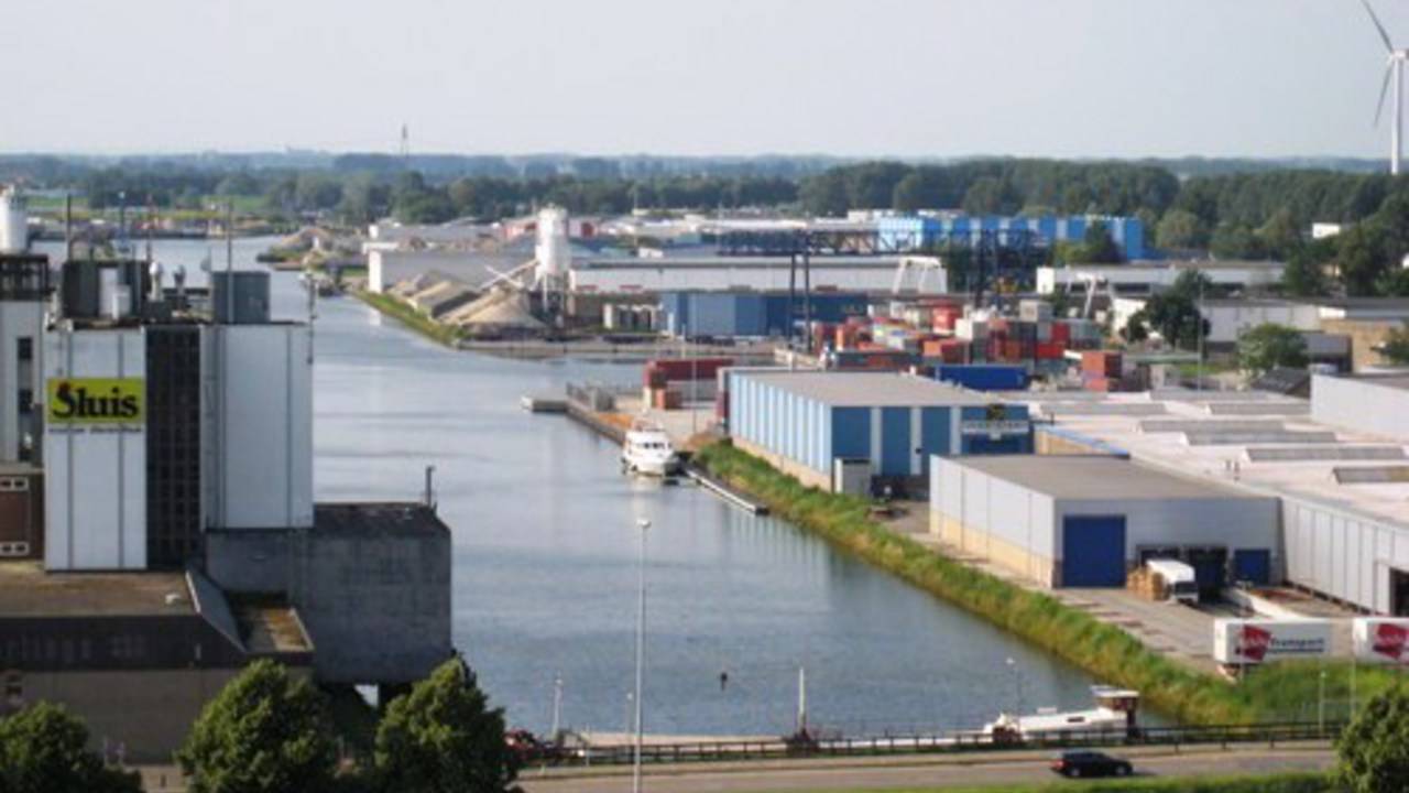 Ondernemers betalen mee aan insteekhaven Waalwijk.