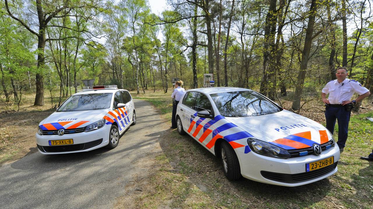Politie doet onderzoek (foto: Rico Vogels/SQ Vision)