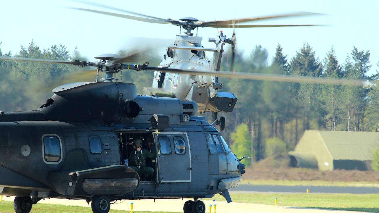 Cougars op vliegbasis Gilze Rijen (foto: John Kuijsters)