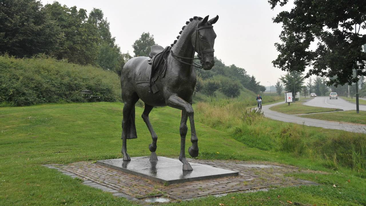 Het beeld van Bonfire in betere tijden (foto: Flickr/FaceMePLS)