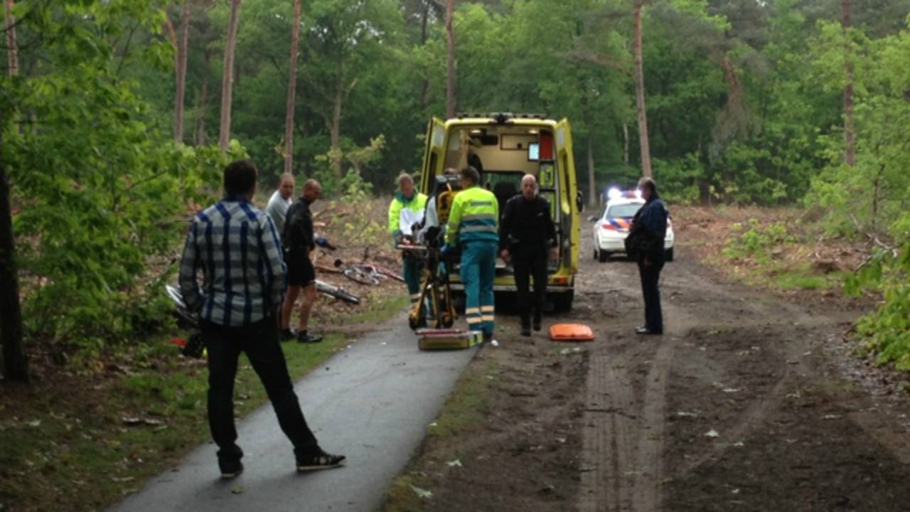 De man is zwaargewond (Foto: Jeroen Stuve/Stuve Fotografie)
