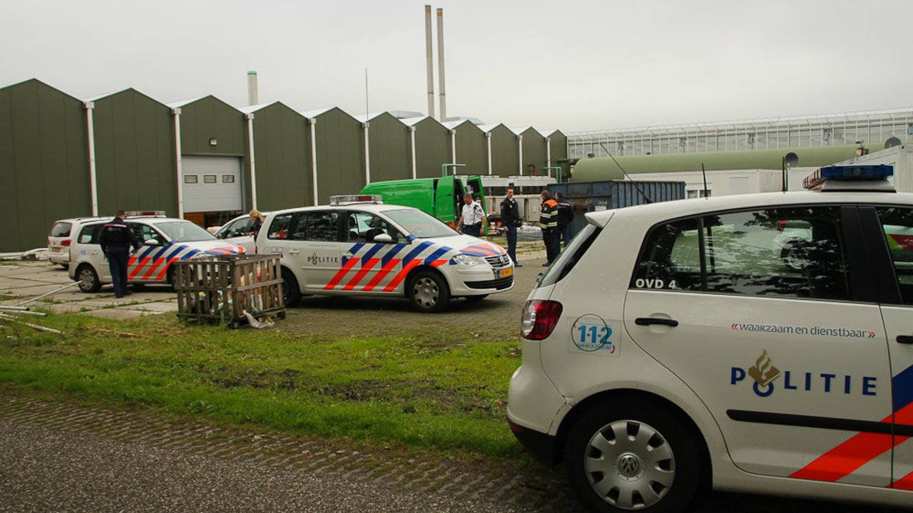 Monteur onder stroom bij tomatenkweker Raijmakers in Asten-Heusden