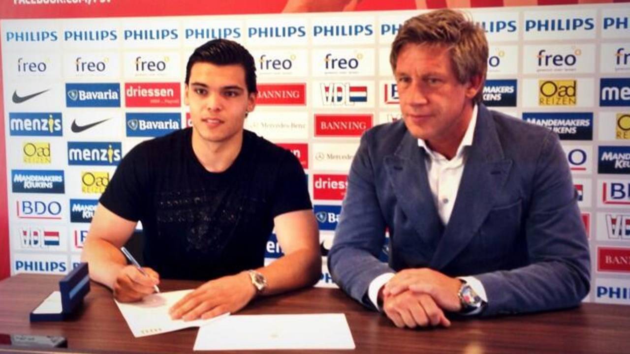 Karim Rekik tekende een huurcontract bij PSV (Foto: PSV)