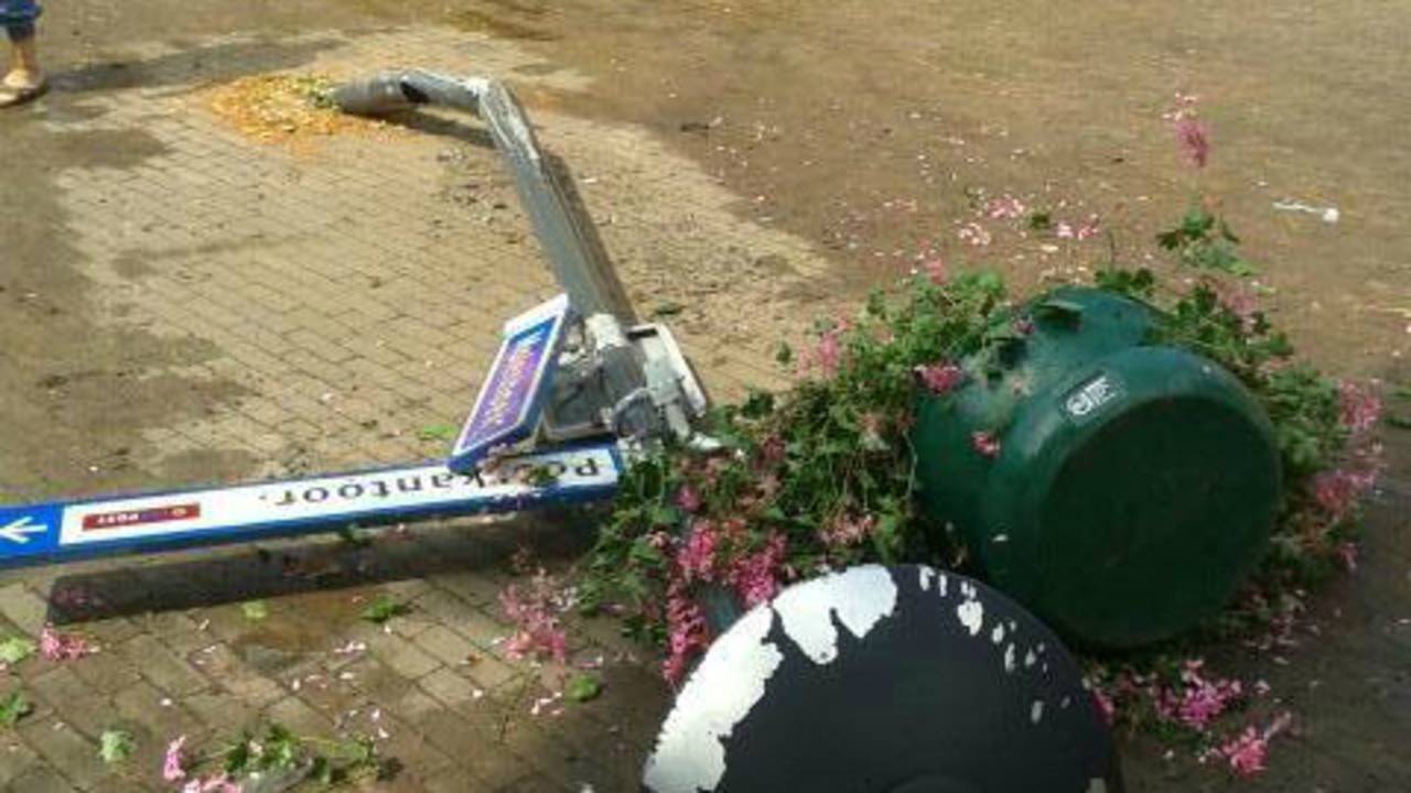 De lantaarnpaal. (Foto via Twitter: wijkagent Johan den Ouden)