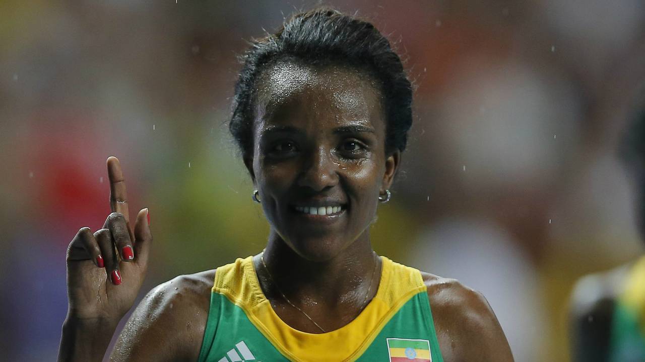 Dibaba loopt snelste tijd van 2013 op 10 kilometer in Tilburg (foto: ANP).