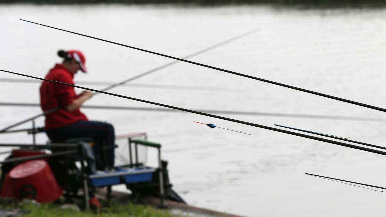 Vissen is voor vrouwen geen optie in Woudrichem (ANP)