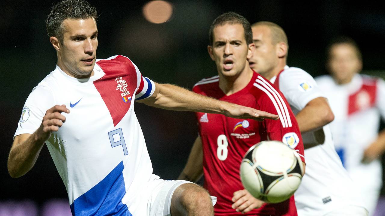 Robin van Persie schiet Oranje naar Rio (ANP)