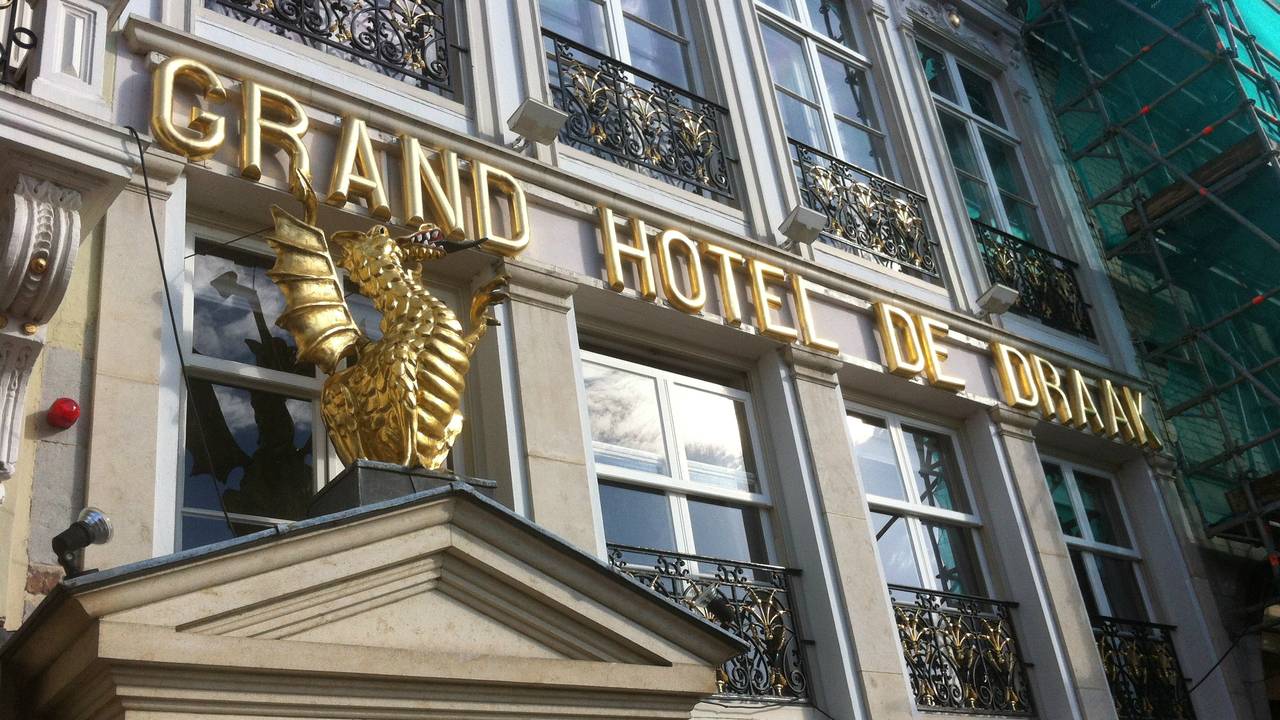 Hotel De Draak in Bergen op
