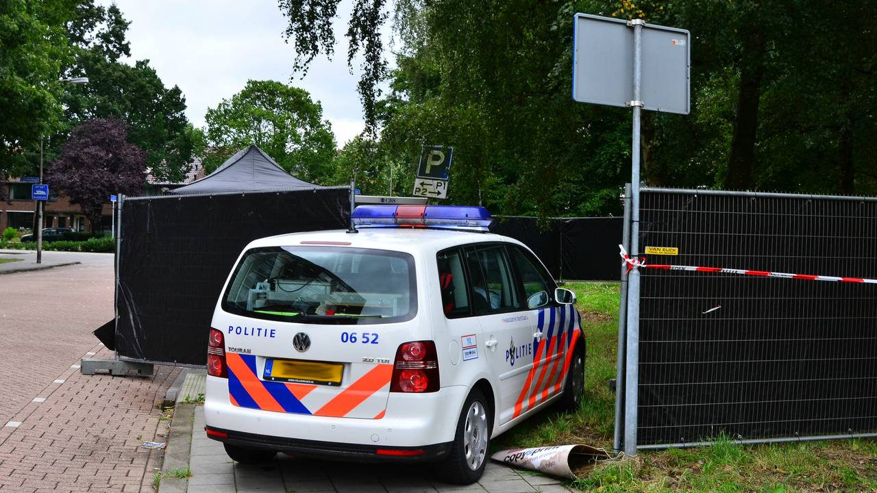 De politie doet onderzoek. (Foto: Jack Brekelmans/JV Media)