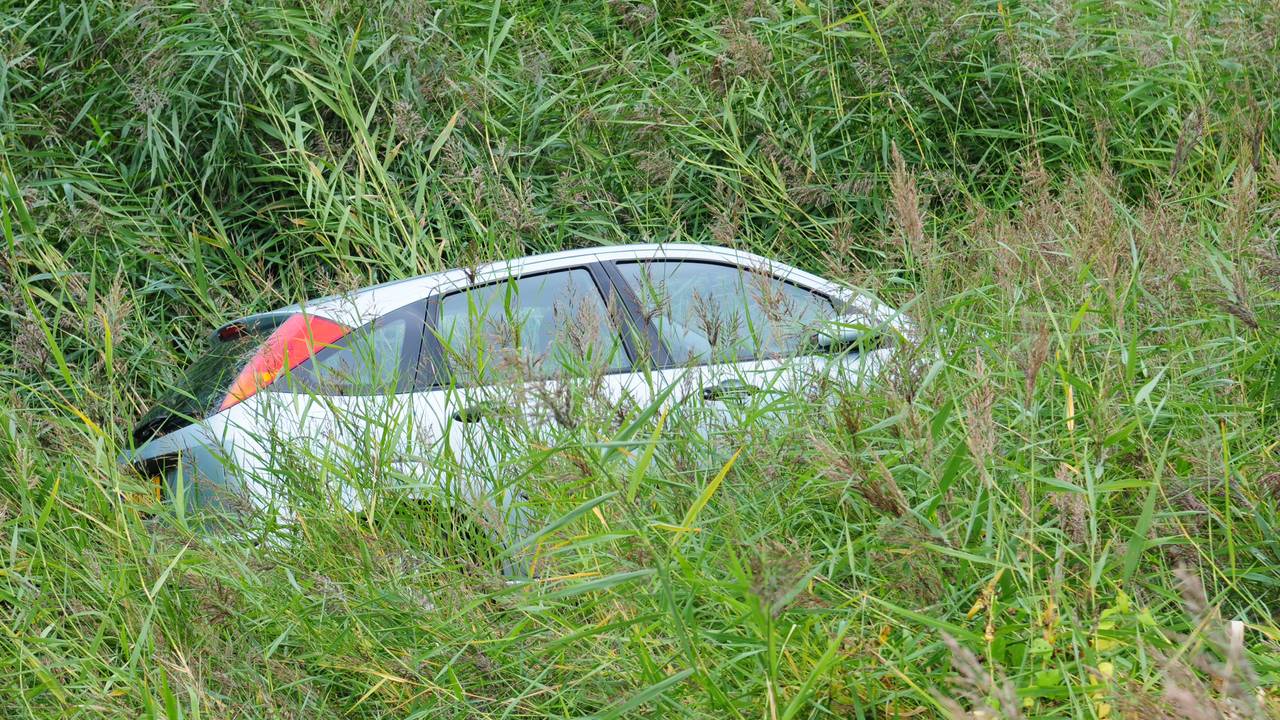 4 auto's betrokken bij ongeluk A16 (foto: Rob de Haas/Mainstay Media Breda)