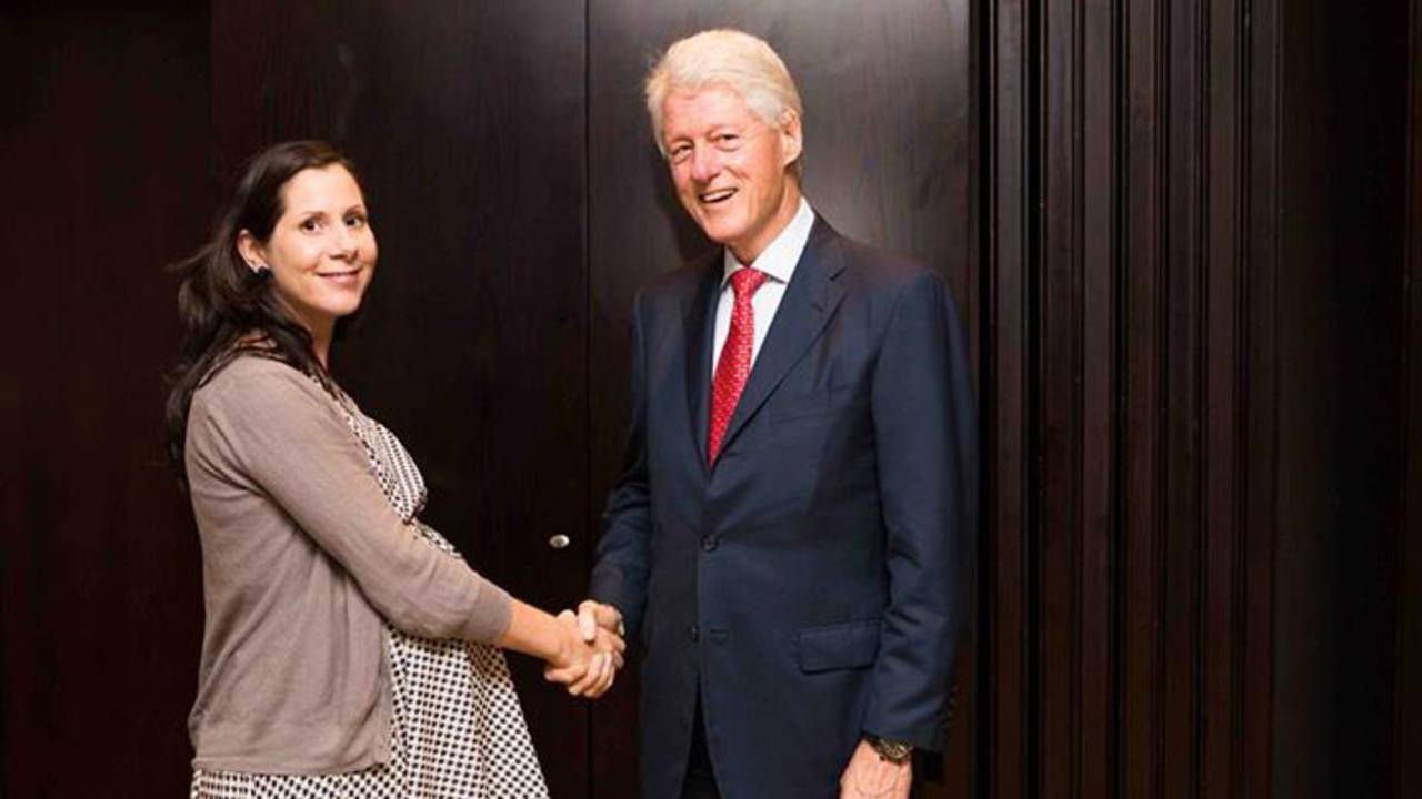 Elif Yavuz en Bill Clinton (bron: Elif Yavuz / Facebook)