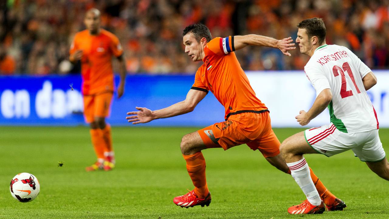 Robin van Persie haalt uit naar Pierre van Hooijdonk