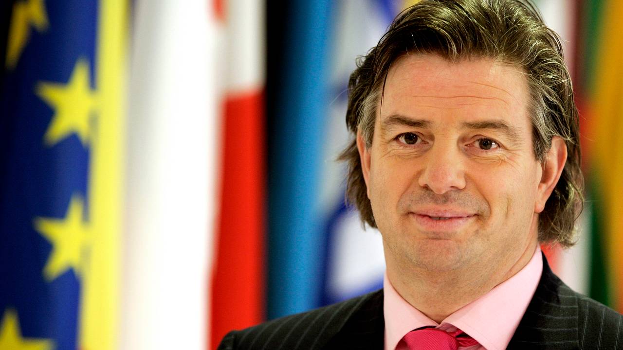 Manders bleef in omstreden fonds