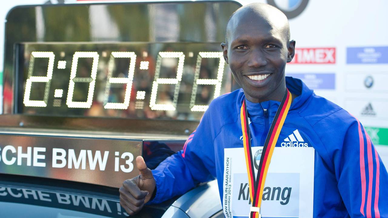 Wilson Kipsang na zijn wereldrecord in Berlijn (ANP)