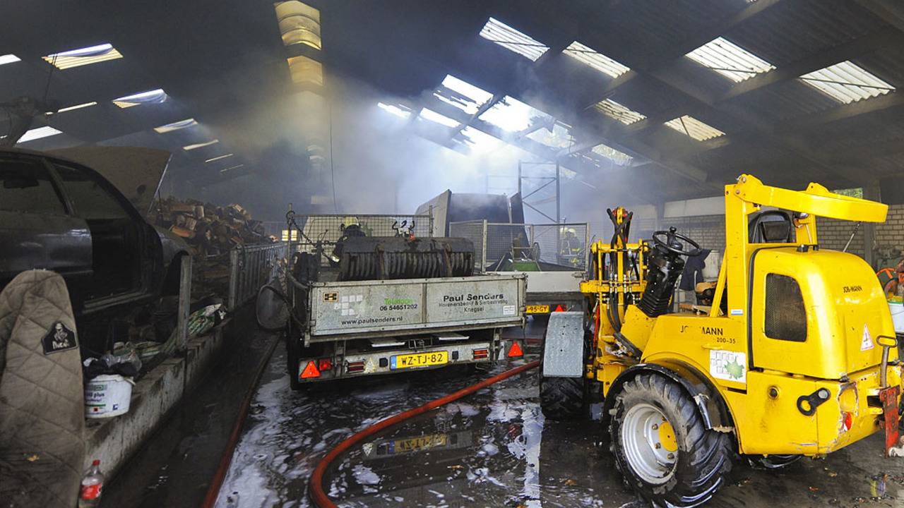Brand in de schuur was snel onder controle (foto: SQ Vision - Rico Vogels). 