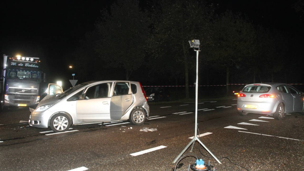 Politie doet onderzoek (foto: Marco van den Broek/SQ Vision)